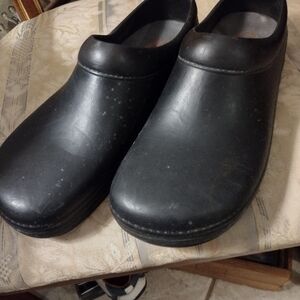 Klogs Men's Black Slip-On Loafers